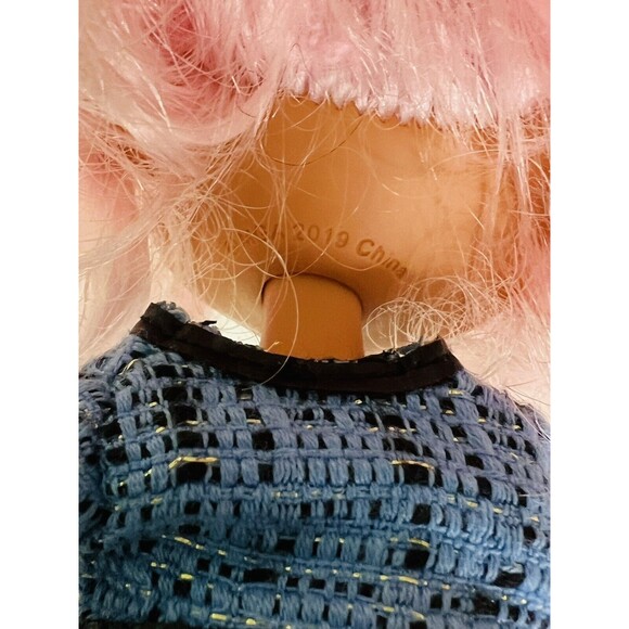 LOL OMG 9" Uptown Girl Fashion Doll Ultimate Surprise in Blue Plaid Suit - Picture 5 of 5